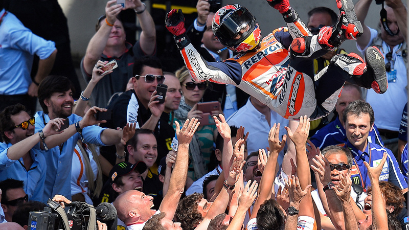 Marc Marquez, il titolo mondiale per immagini