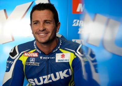 Randy De Puniet nel 2015 in SBK con Crescent Suzuki