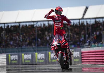 MotoGP 2022. GP del Regno Unito a Silverstone, Pecco Bagnaia vince la gara più bella di sempre!