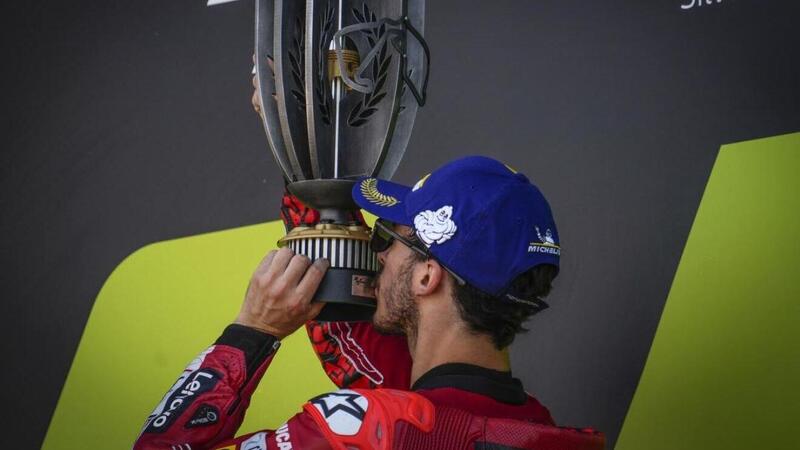 MotoGP 2022. DopoGP di Gran Bretagna a Silverstone: Bagnaia super e gran festa italiana [VIDEO]