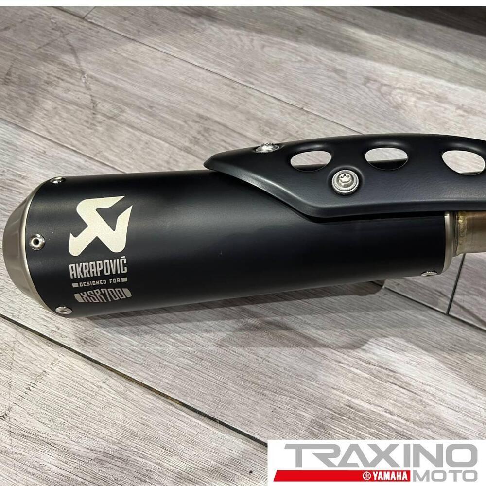 Scarico alto Yamaha Xsr SUPER SCONTATO Akrapovic