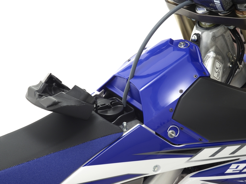 L&#039;innovativo gruppo airbox/serbatoio della WR 250F