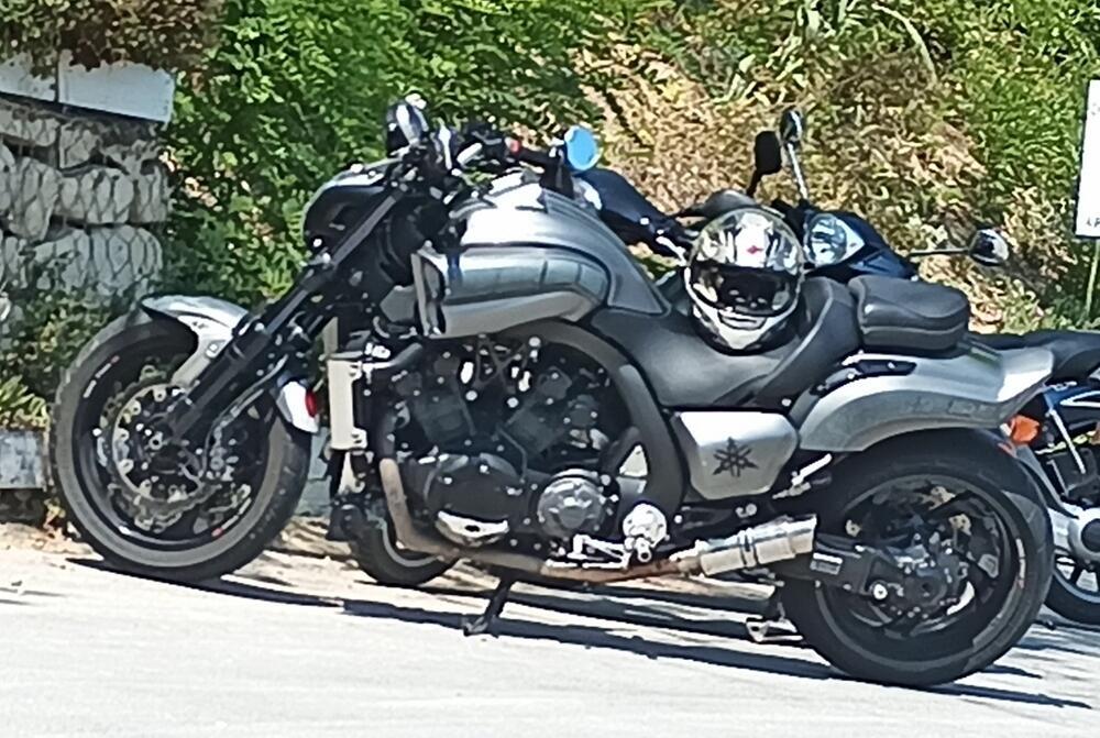 Yamaha VMAX (2008 - 17) (4)