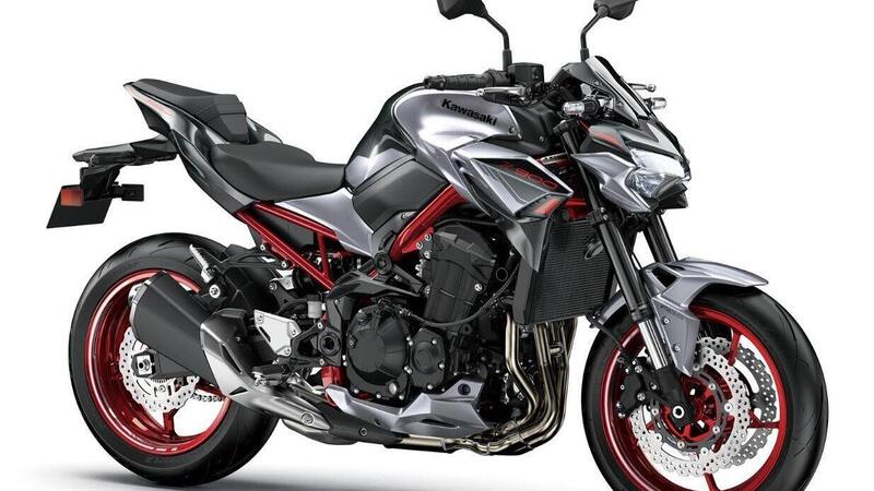 La Kawasaki Z900 2023 si fa in tre. Eccola in Italia