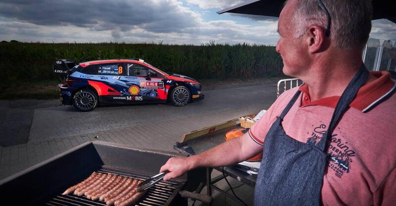 WRC22. Ypres Rally D2. Neuville “Sciupa”, Tanak al Comando