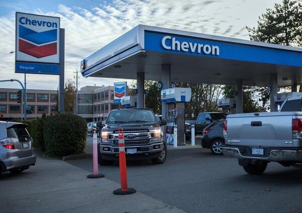 Perch&eacute; Red Ronnie vuole boicottare i benzinai Chevron e Texaco? Stavolta potrebbe non avere tutti i torti