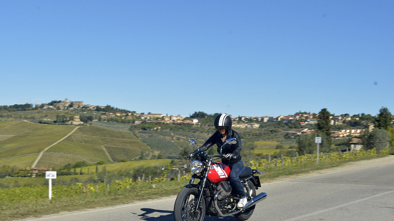 Moto  Guzzi V7 II Stone, Special e Racer