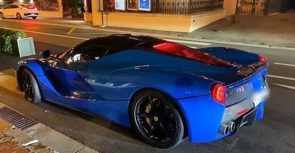 [VIDEO] Parcheggiatore fa schiantare la Ferrari da 1 milione davanti agli occhi del proprietario imbufalito