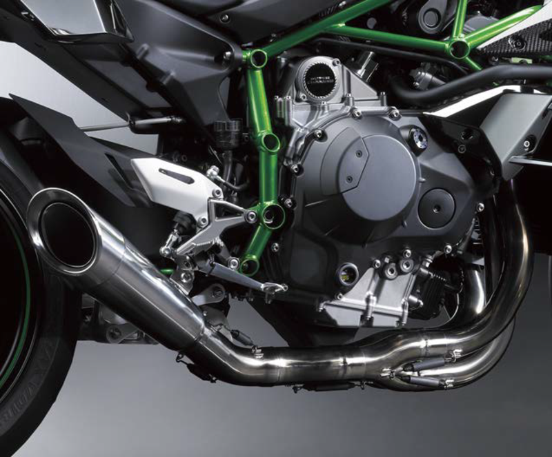 Lo scarico in titanio con silenziatore a megafono della Ninja H2R