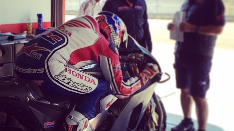 Stoner prova la Honda 2015 a Motegi