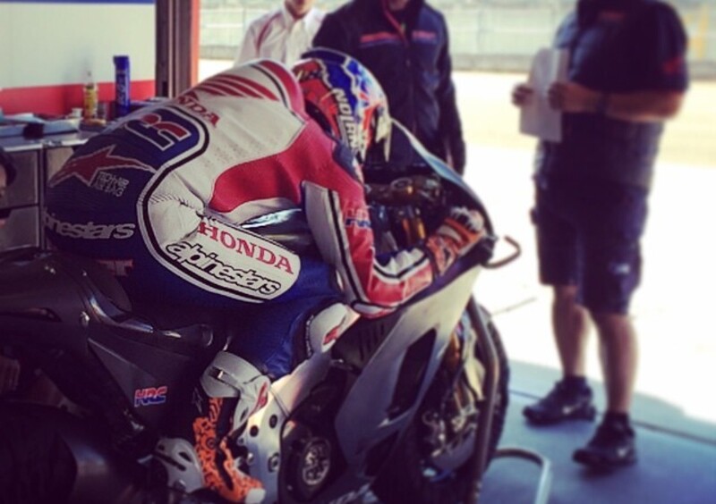 Stoner prova la Honda 2015 a Motegi