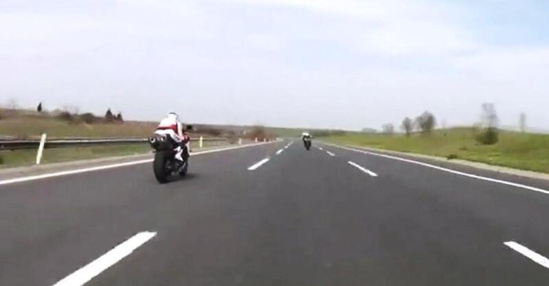 L&#039;autostrada &egrave; un deserto (quasi) e la ZX-10R, la R1 e il GSX-R si sfidano a tutto gas! [VIDEO VIRALE]