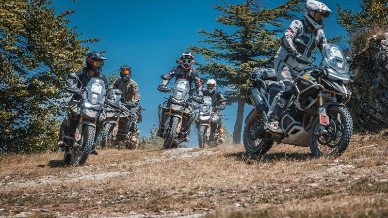 Hardalpitour 2022: il Tiger Team coi lettori di Moto.it &egrave; pronto! 580 km da Sanremo a Sestriere