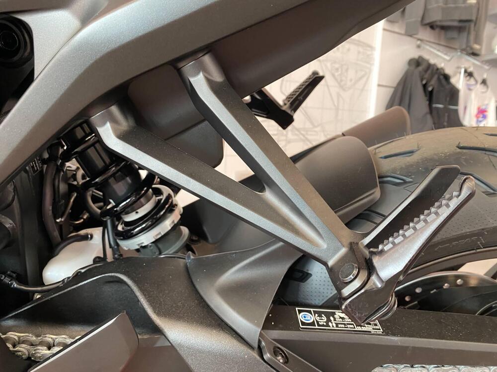 Honda CB 1000 R Black Edition (2021 - 25) (18)