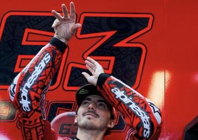 Pecco Bagnaia scrive la storia della MotoGP: le reazioni sui social