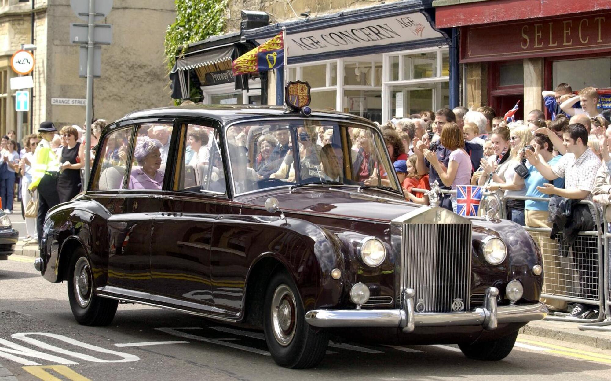 auto regina Elisabetta Rolls Royce