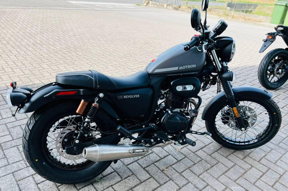 Motron Motorcycles Revolver 125 (2021 - 25) (2)