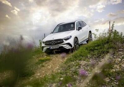 Mercedes GLC 2023, abbiamo guidato la ibrida diesel: adesso è il TOP