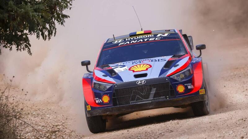 WRC22. Acropolis Grecia. D2. Loeb Out, Tripletta Hyundai, Neuville in Testa