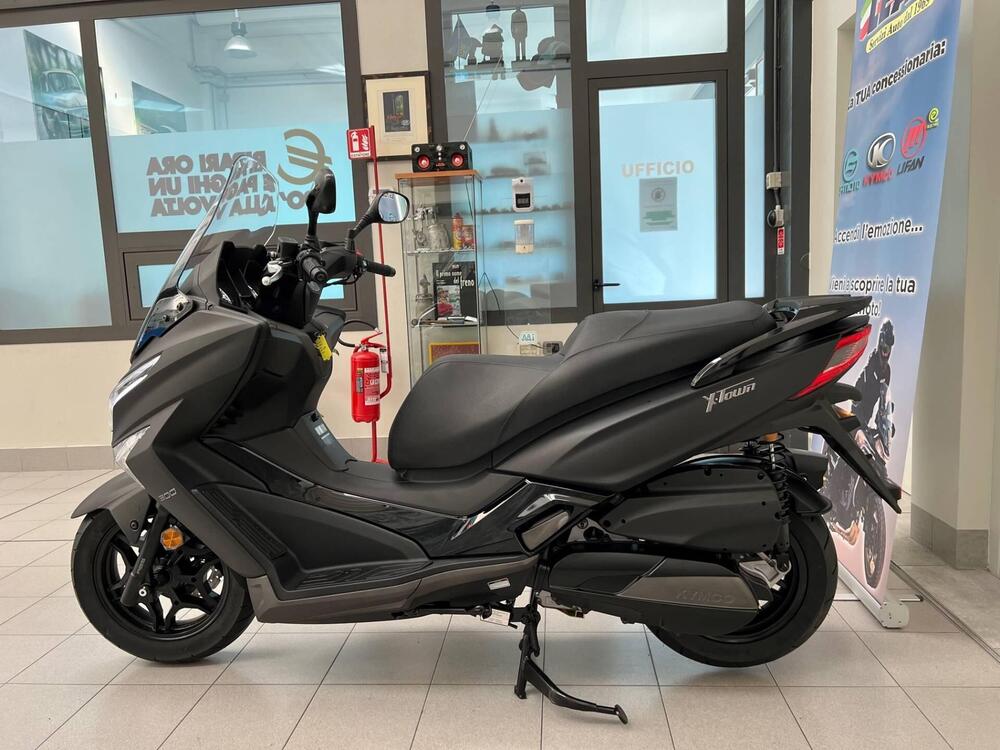 Kymco X-Town 300i (2021 - 24) (4)