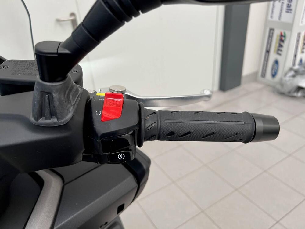 Kymco X-Town 300i (2021 - 24) (16)