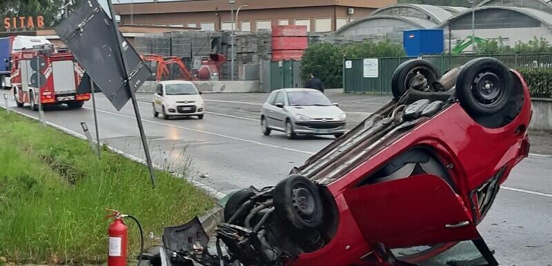 Auto Si Schianta Contro Un Muro: Morte Due Amiche Di 28 Anni - MOW ...