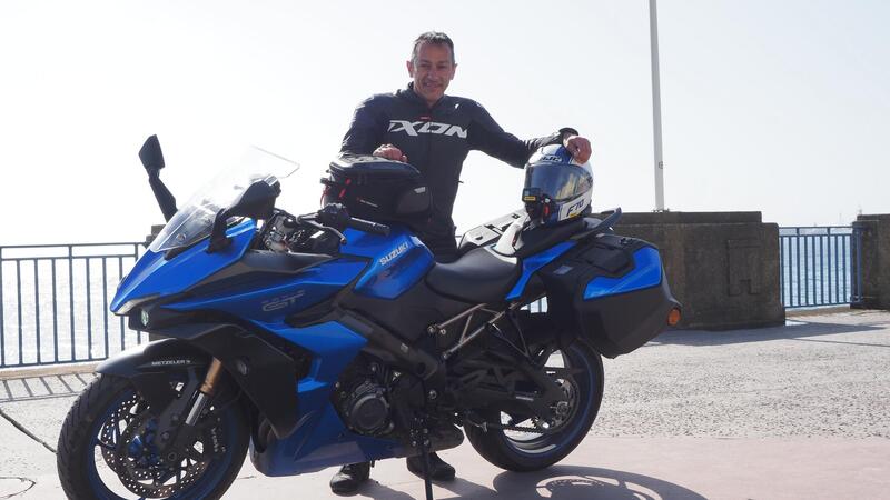 Pi&ugrave; di 6 mila km in sella alla Suzuki GSX-S1000GT, dalla Sicilia all&#039;Isola di Man [VIDEO]