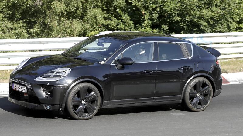 Porsche Macan Elettrica, ecco le foto spia