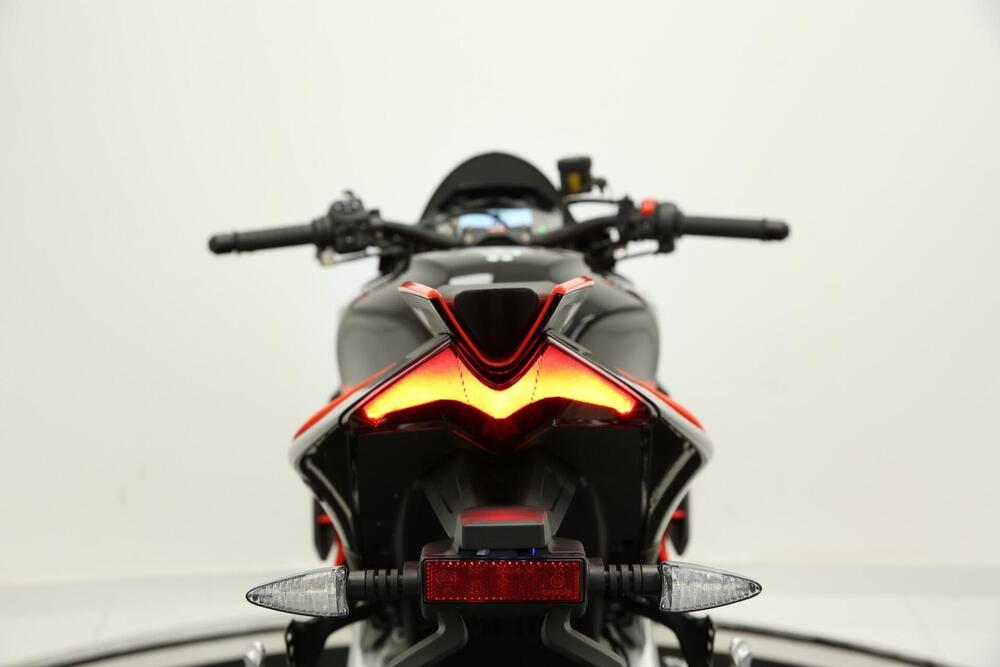 Aprilia Tuono V4 Factory (2021 - 24) (9)