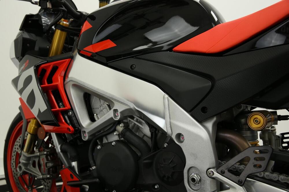 Aprilia Tuono V4 Factory (2021 - 24) (16)
