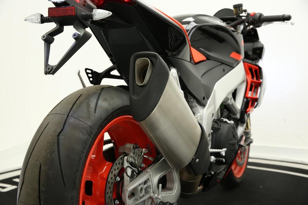 Aprilia Tuono V4 Factory (2021 - 24) (19)
