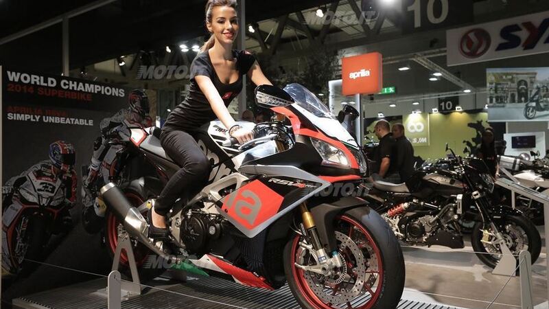 Aprilia RSV4 RR e Tuono V4 1100, video EICMA