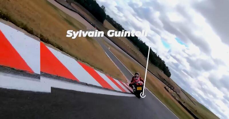 Si ritrova in pista con la sua BMW contro la Hayabusa di Sylvain Guintoli, riuscir&agrave; a stargli dietro? [VIDEO VIRALE]