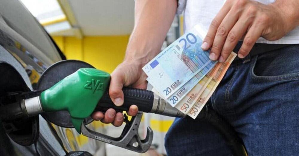 I prezzi di benzina e diesel ai minimi, ma non &egrave; un bene. Ecco perch&eacute;