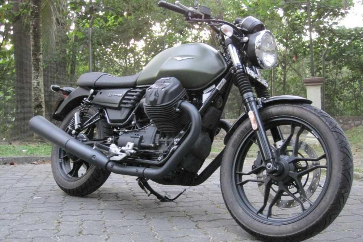 Moto Guzzi V7 850 Stone Special Abs (2021)