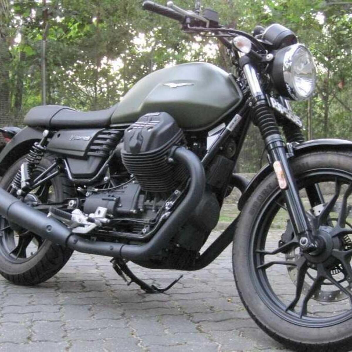 Moto Guzzi V7 850 Stone Special Abs (2021)