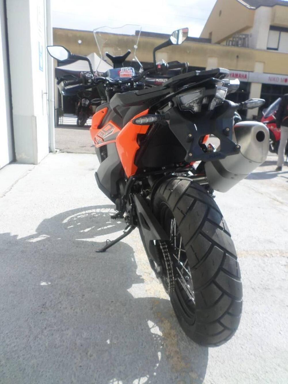 KTM 890 Adventure (2022) (2)