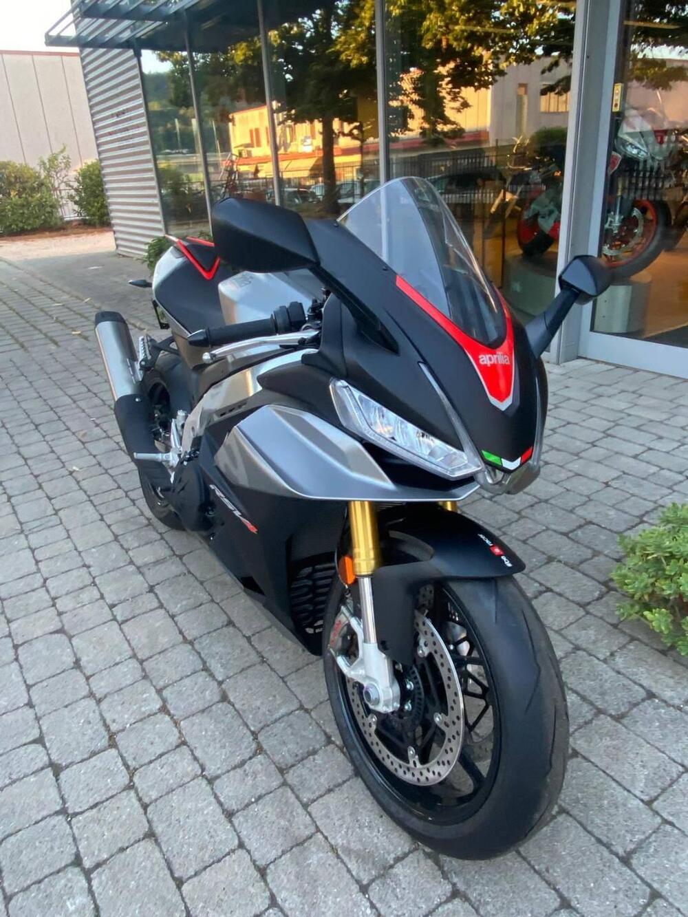 Aprilia RSV4 1100 (2021 - 24) (2)