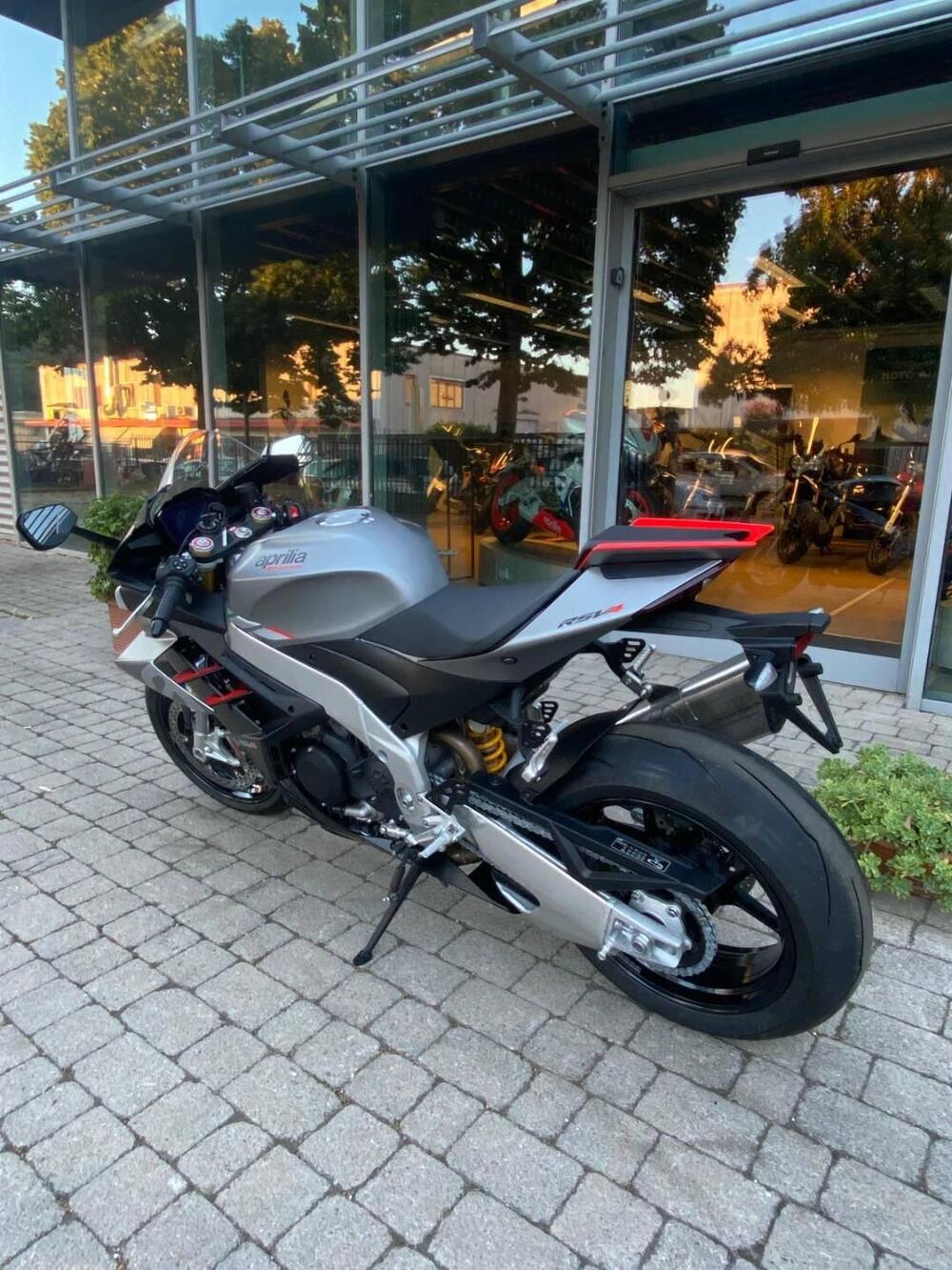 Aprilia RSV4 1100 (2021 - 24) (6)