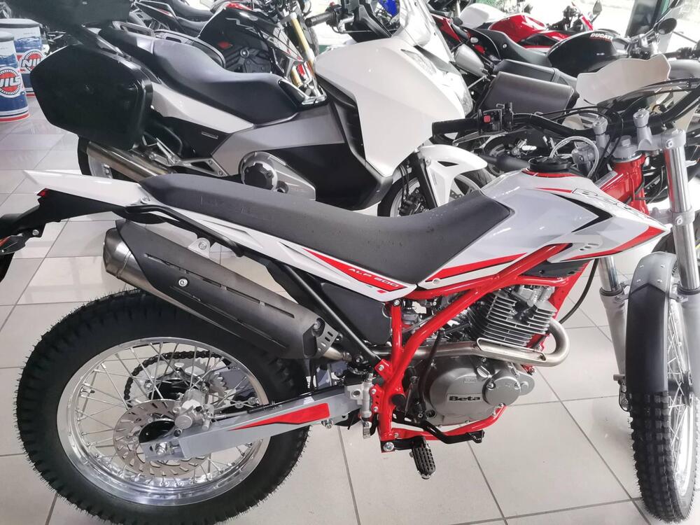 Betamotor Alp 200 (2021 - 25) (2)