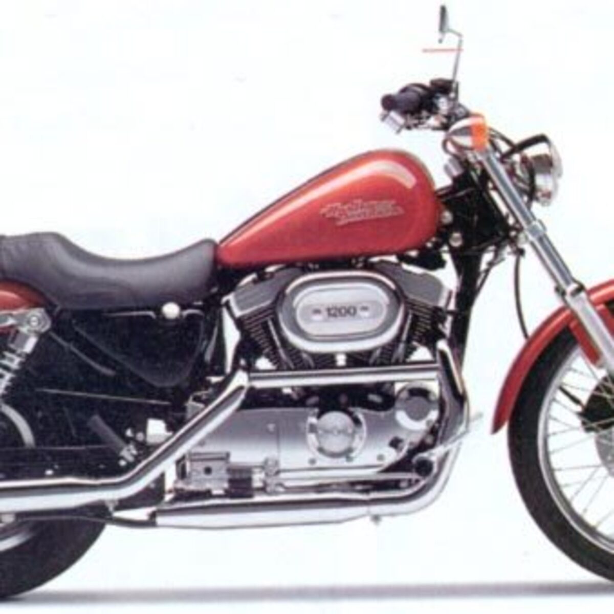 Harley-Davidson 1200 Custom (1995 - 00) - XL 1200C