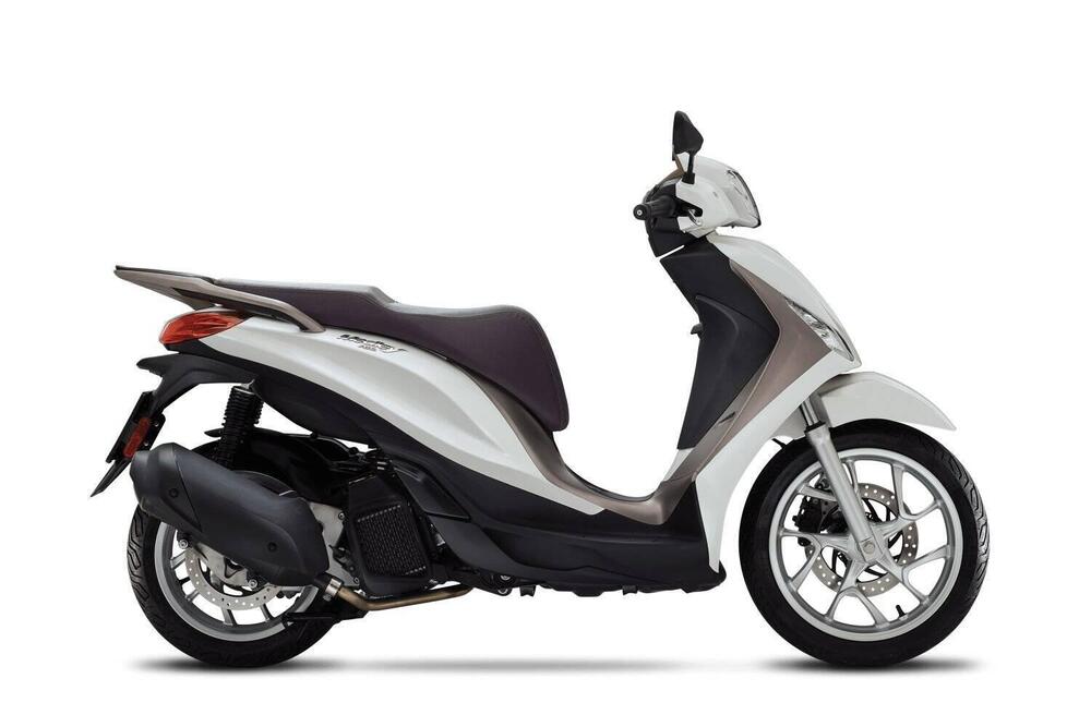 Piaggio Medley 200 (2025) (2)