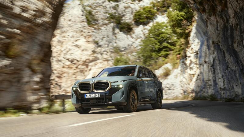 Nuova BMW XM 2023: la V8 che sa di elettrico