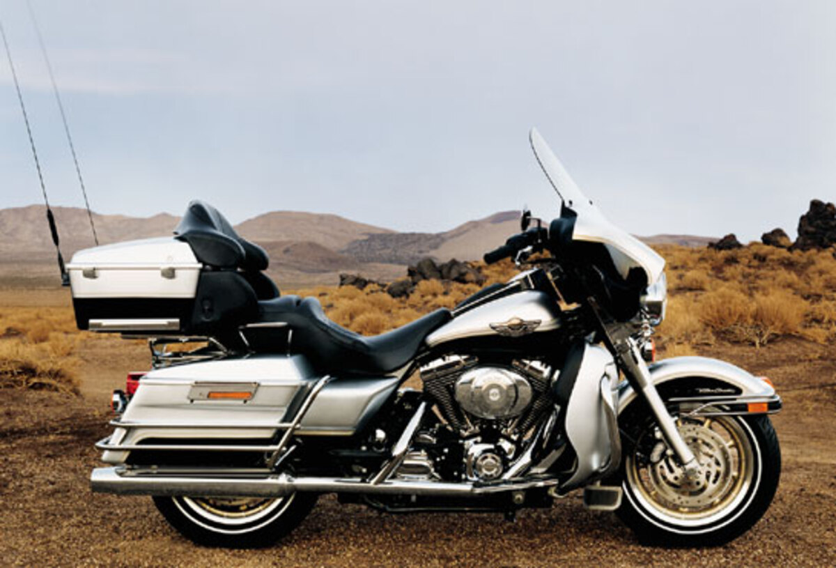Harley-Davidson 1450 Electra Glide Ultra Classic (1999 - 02) - FLHTCUI