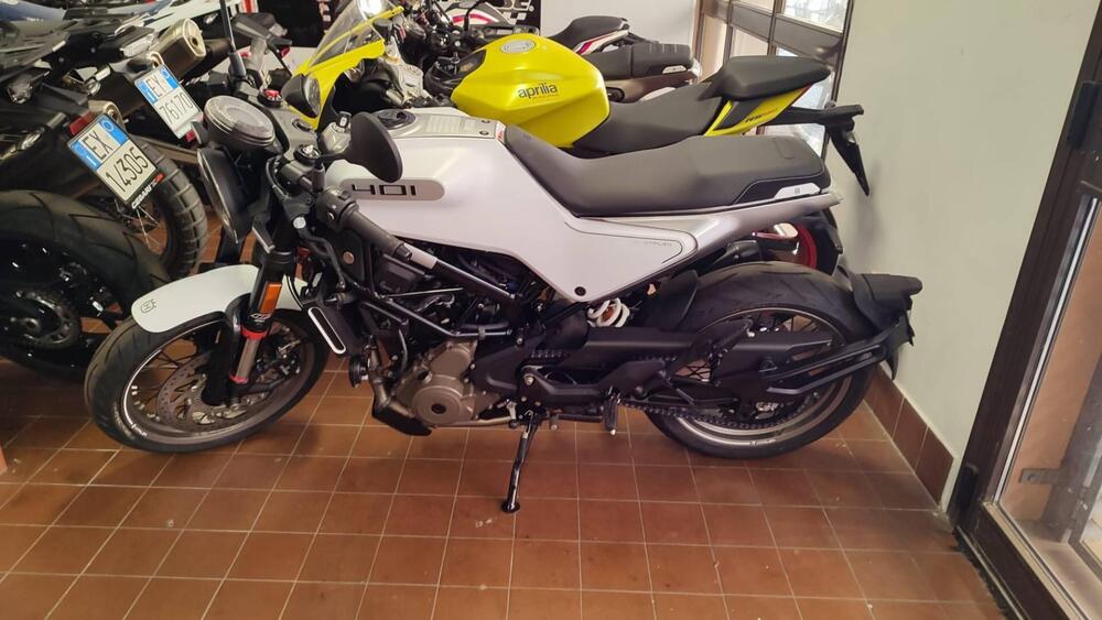 Husqvarna Vitpilen 401 (2021 - 23) (2)