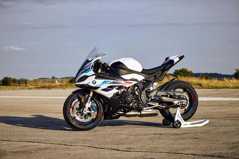 Evoluzione 2023 per la BMW S1000RR. Ecco le novit&agrave;