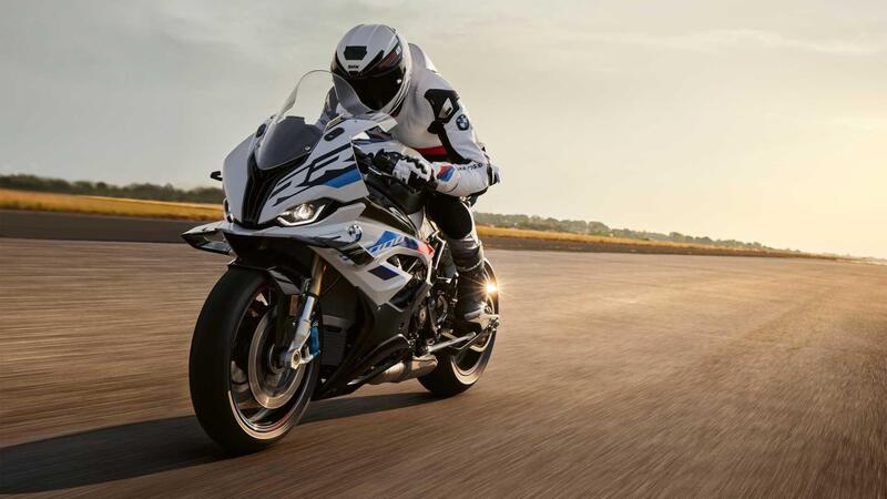 Evoluzione 2023 per la BMW S1000RR. Ecco le novit&agrave;