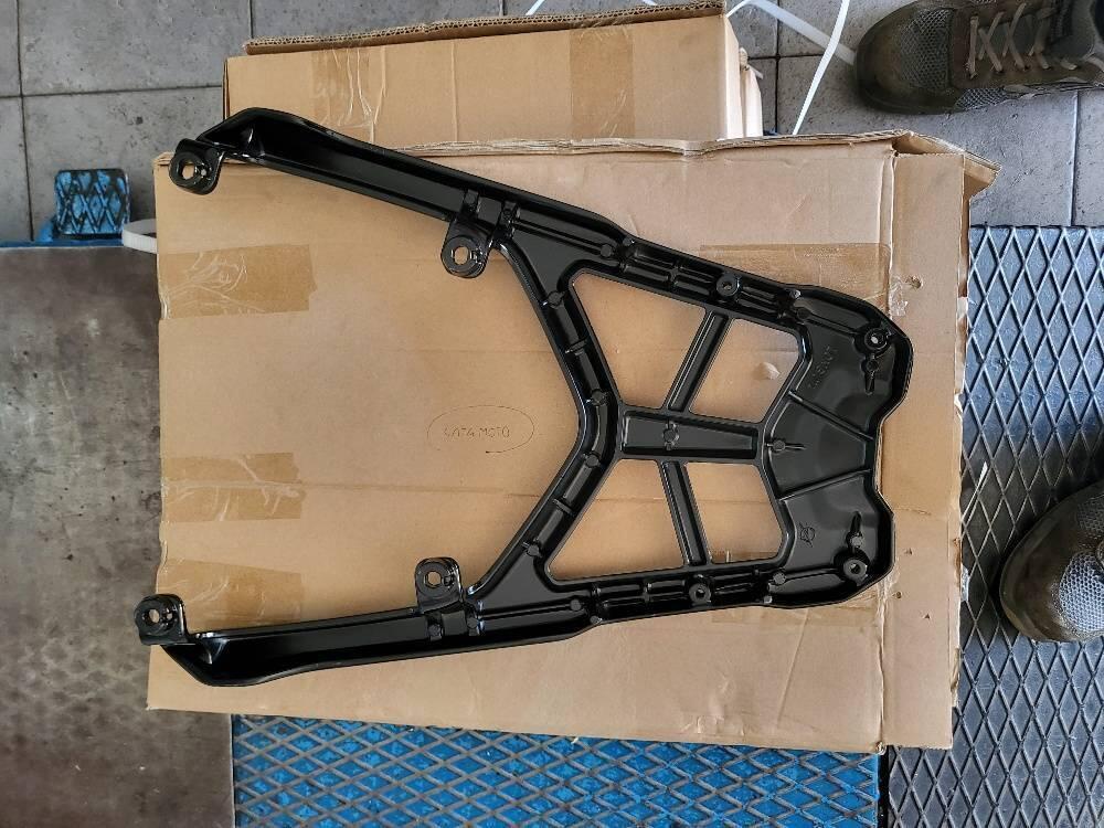 staffa portapacchi posteriore portapacchi BRERA 30 100 % (3)