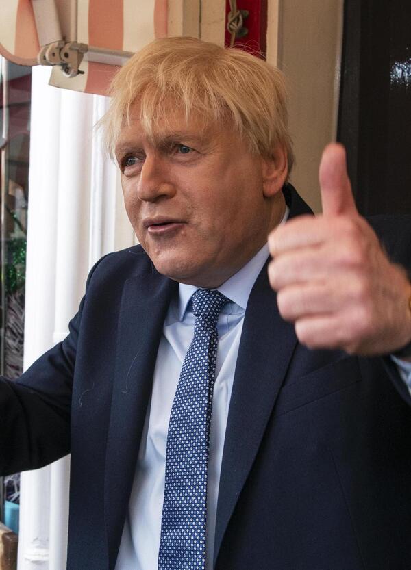 This England, la serie su Boris Johnson: se la politica &egrave; un circo di buffoni anche oltremanica
