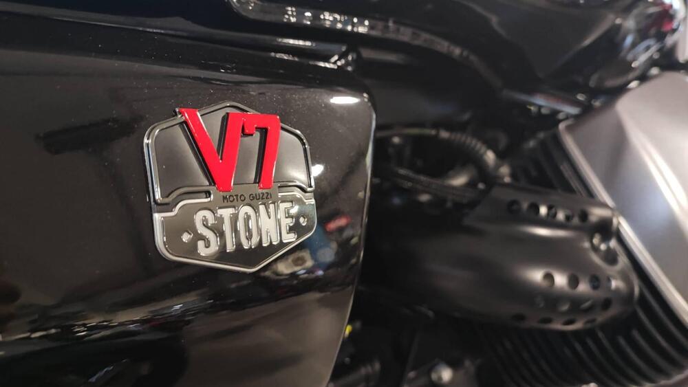 Moto Guzzi V7 850 Stone Special Abs (2021) (2)